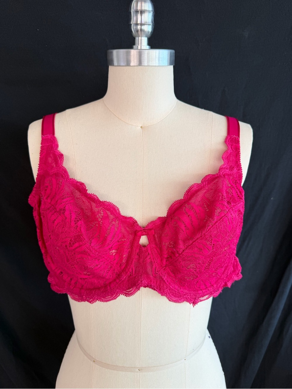 Paramour 34DDD Fuchsia Lace Underwire Bra